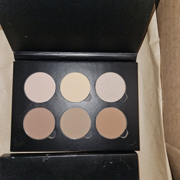 Anastasia Beverly Hills Bronze and Highlight Contour Kit NIB - Picture 3 of 6